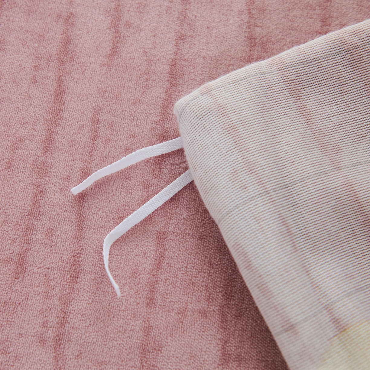 91家纺网 家纺一手货源 找家纺 尚品凤凰2025新款高克重印花牛奶绒四件套-工艺款 南瓜-粉