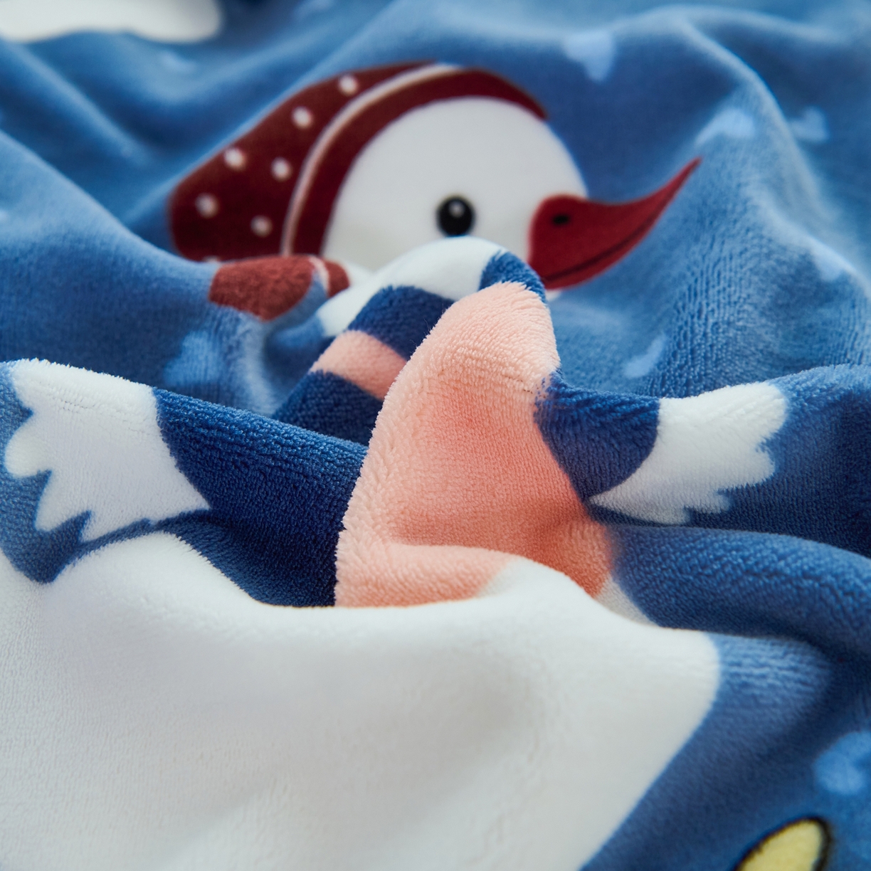 91家纺网 家纺一手货源 找家纺 尚品凤凰2025新款高克重印花牛奶绒四件套-工艺款 大摆鸭-蓝