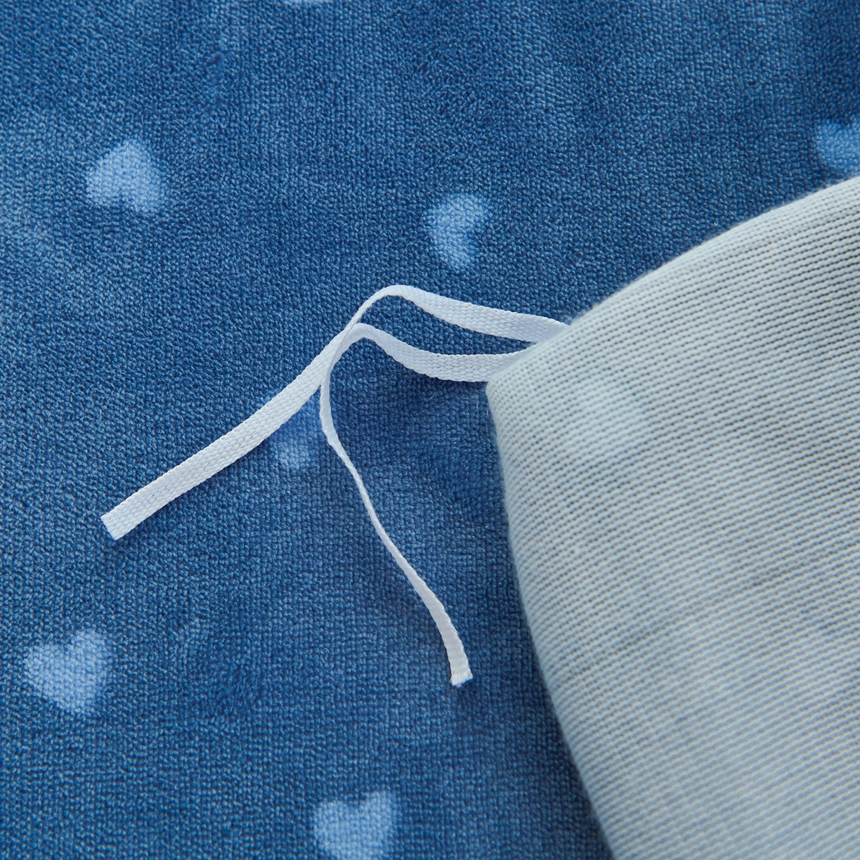 91家纺网 家纺一手货源 找家纺 尚品凤凰2025新款高克重印花牛奶绒四件套-工艺款 大摆鸭-蓝