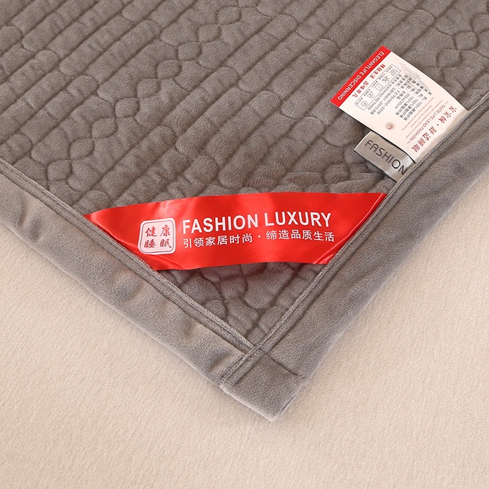 91家纺网 家纺一手货源 找家纺 栩裕纺织 2025新款宝宝绒夹棉单床盖-直边款 灰色