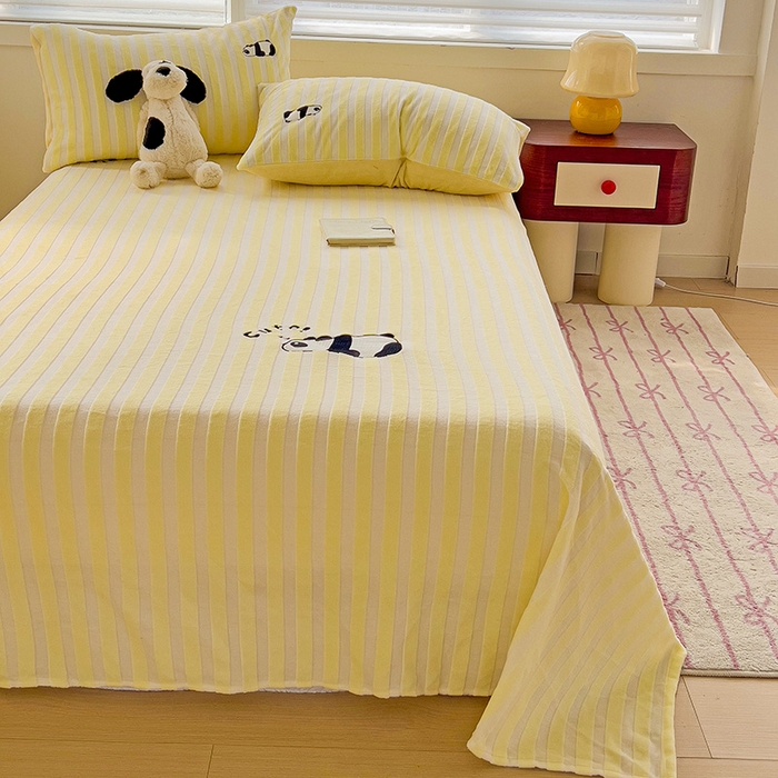 91家纺网 家纺一手货源 找家纺 繁花家居 2025新款经典条纹系列绣花牛奶绒单品床单床笠床单床笠单件 床单-黄条熊猫