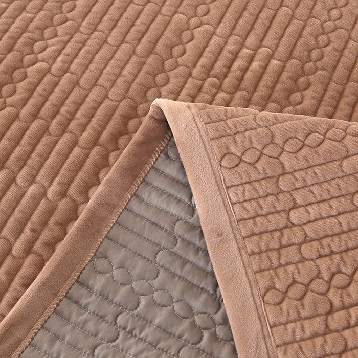 91家纺网 家纺一手货源 找家纺 栩裕纺织 2025新款宝宝绒夹棉单床盖-直边款 卡其色