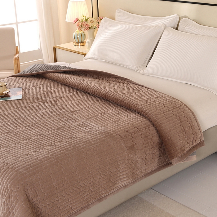 91家纺网 家纺一手货源 找家纺 栩裕纺织 2025新款宝宝绒夹棉单床盖-直边款 卡其色