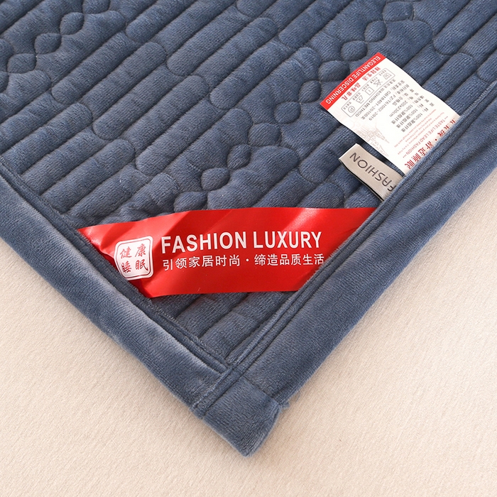 91家纺网 家纺一手货源 找家纺 栩裕纺织 2025新款宝宝绒夹棉单床盖-直边款 蓝色