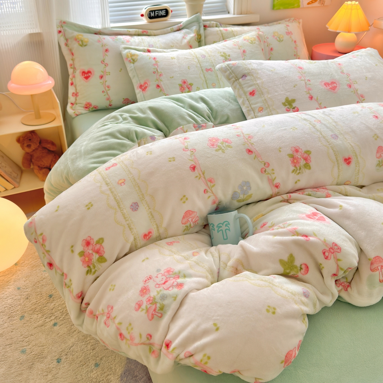 91家纺网 家纺一手货源 找家纺 铭宣 2025新款高克重牛奶绒印花保暖四件套床单床笠单被套款 爱丽丝花园