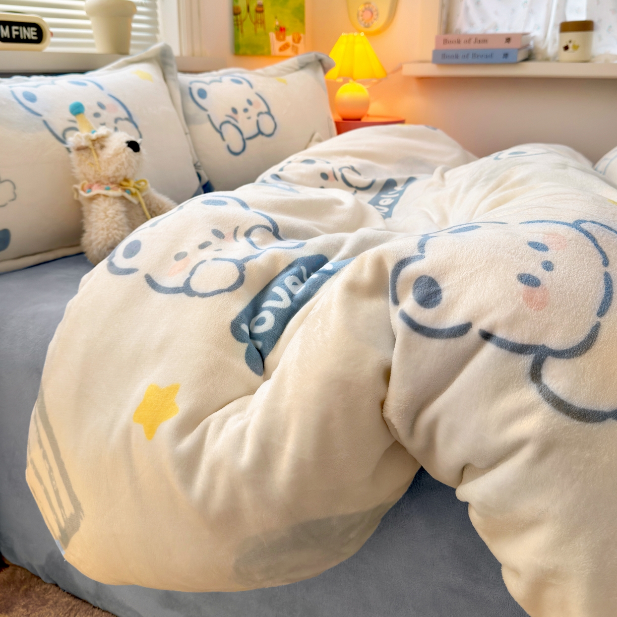 91家纺网 家纺一手货源 找家纺 铭宣 2025新款高克重牛奶绒印花保暖四件套床单床笠单被套款 爱心熊