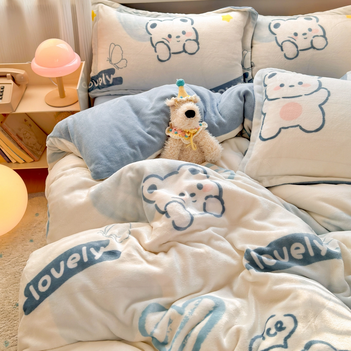 91家纺网 家纺一手货源 找家纺 铭宣 2025新款高克重牛奶绒印花保暖四件套床单床笠单被套款 爱心熊