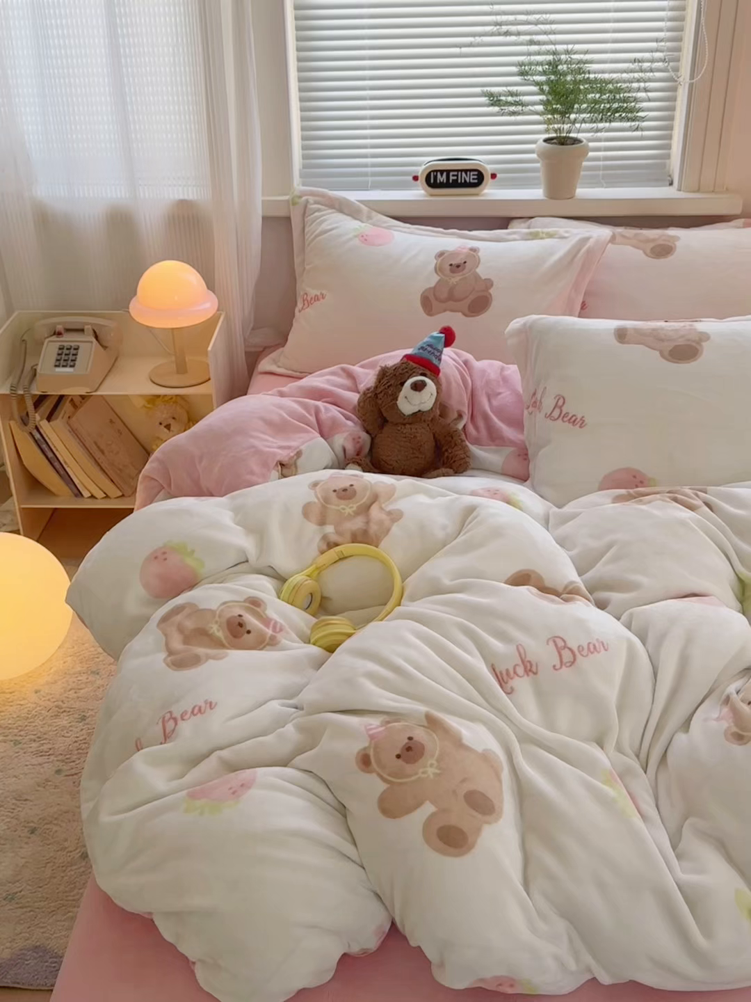 91家纺网 家纺一手货源 找家纺 铭宣 2025新款高克重牛奶绒印花保暖四件套床单床笠单被套款 草莓熊