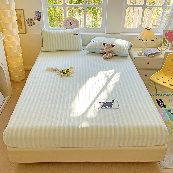 91家纺网 家纺一手货源 找家纺 繁花家居 2025新款经典条纹系列绣花牛奶绒单品床单床笠床单床笠单件 床笠-蓝条小猫