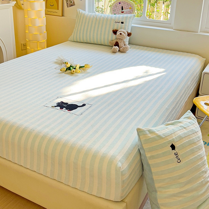 91家纺网 家纺一手货源 找家纺 繁花家居 2025新款经典条纹系列绣花牛奶绒单品床单床笠床单床笠单件 床笠-蓝条小猫