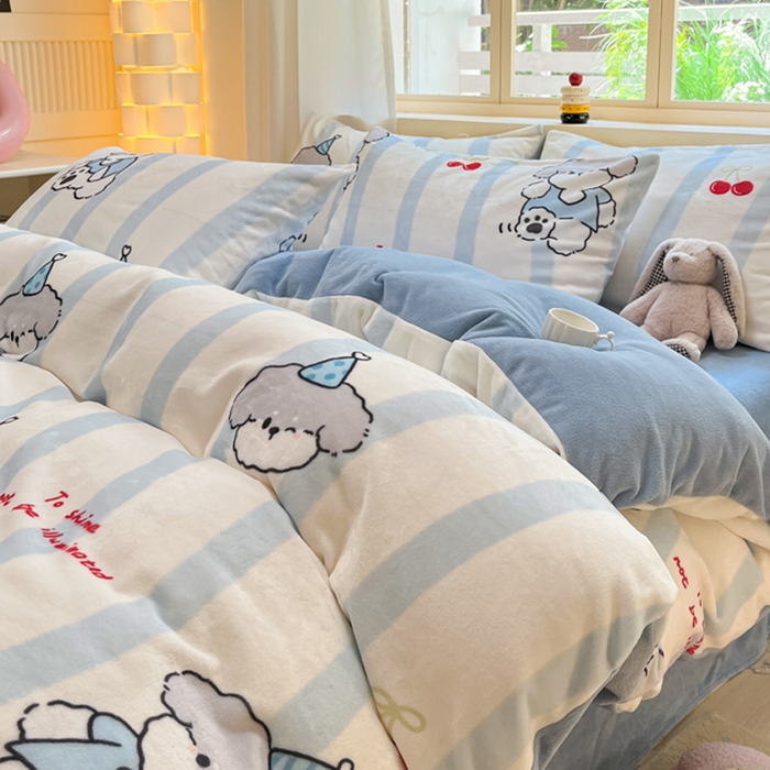 91家纺网 家纺一手货源 找家纺 铭宣 2025新款高克重牛奶绒印花保暖四件套床单床笠单被套款 高地犬-蓝