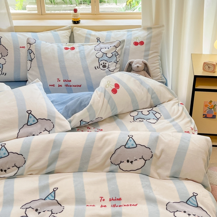 91家纺网 家纺一手货源 找家纺 铭宣 2025新款高克重牛奶绒印花保暖四件套床单床笠单被套款 高地犬-蓝