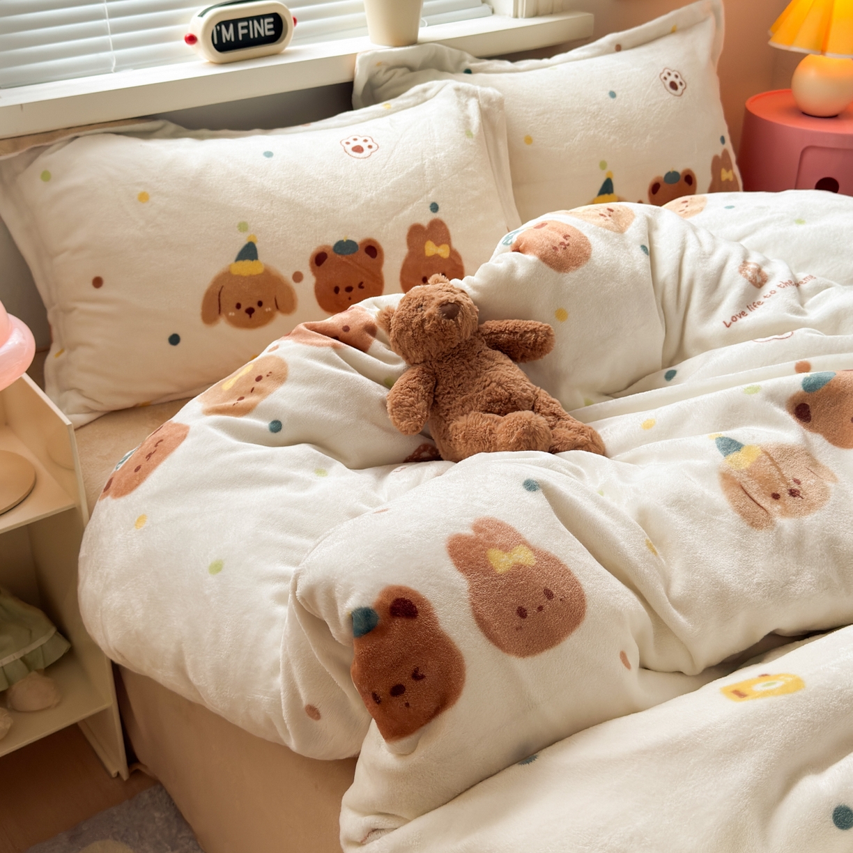 91家纺网 家纺一手货源 找家纺 铭宣 2025新款高克重牛奶绒印花保暖四件套床单床笠单被套款 欢乐颂