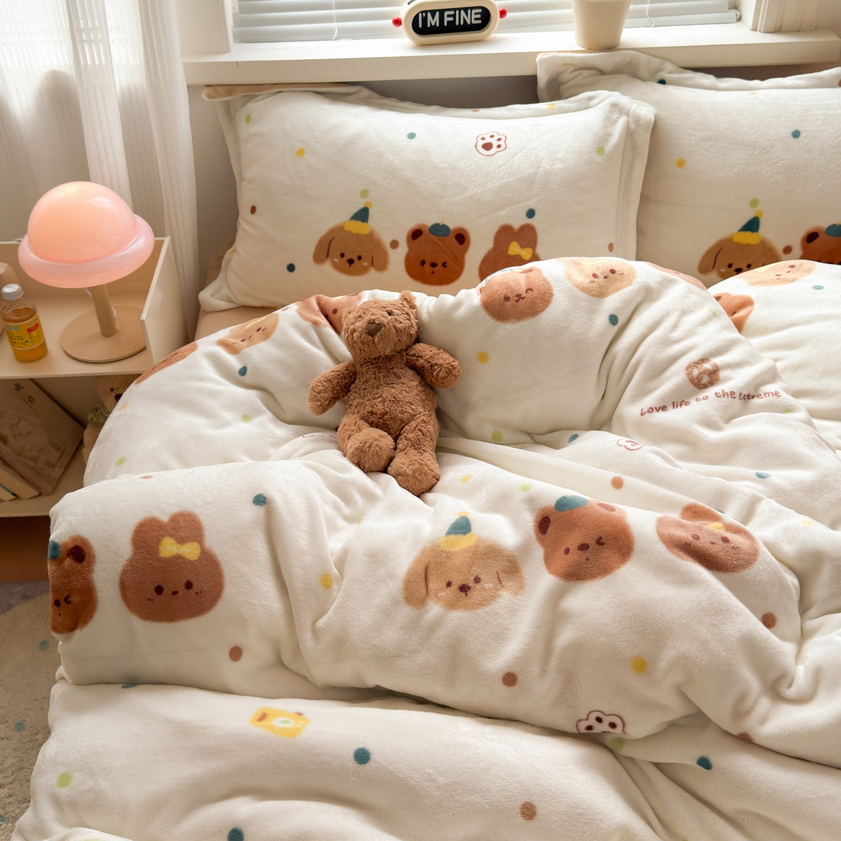 91家纺网 家纺一手货源 找家纺 铭宣 2025新款高克重牛奶绒印花保暖四件套床单床笠单被套款 欢乐颂