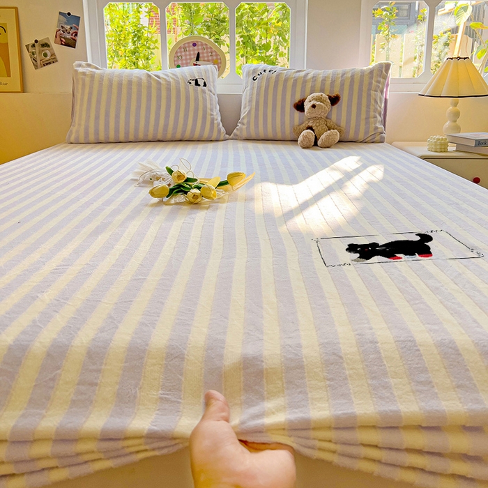 91家纺网 家纺一手货源 找家纺 繁花家居 2025新款经典条纹系列绣花牛奶绒单品床单床笠床单床笠单件 床笠-紫条小猫