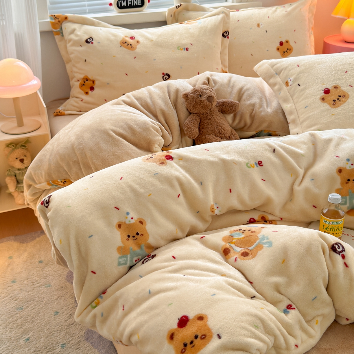 91家纺网 家纺一手货源 找家纺 铭宣 2025新款高克重牛奶绒印花保暖四件套床单床笠单被套款 黄油小熊