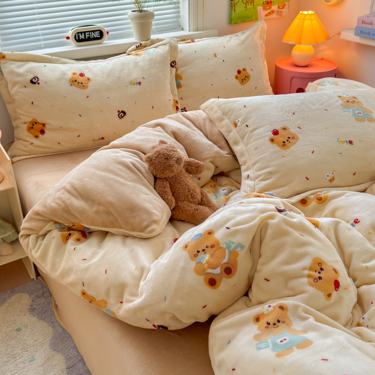 91家纺网 家纺一手货源 找家纺 铭宣 2025新款高克重牛奶绒印花保暖四件套床单床笠单被套款 黄油小熊