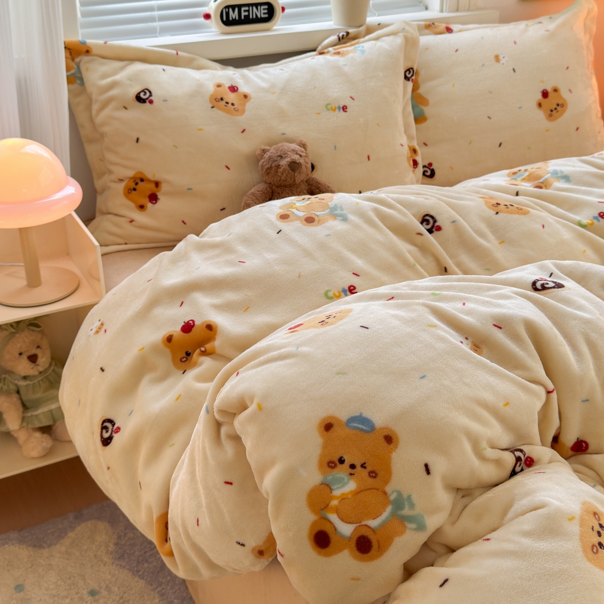 91家纺网 家纺一手货源 找家纺 铭宣 2025新款高克重牛奶绒印花保暖四件套床单床笠单被套款 黄油小熊