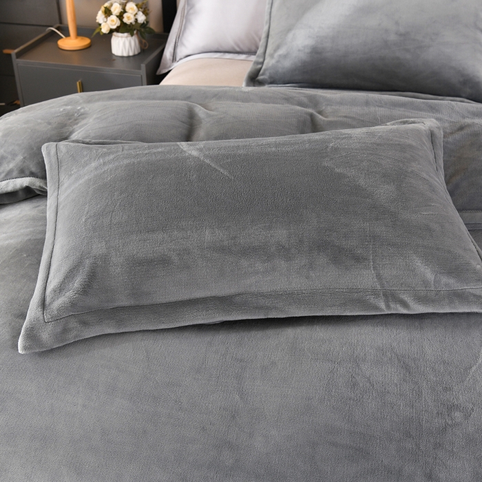 91家纺网 家纺一手货源 找家纺 栩裕纺织 2025新款牛奶绒刺绣单被套 高级灰