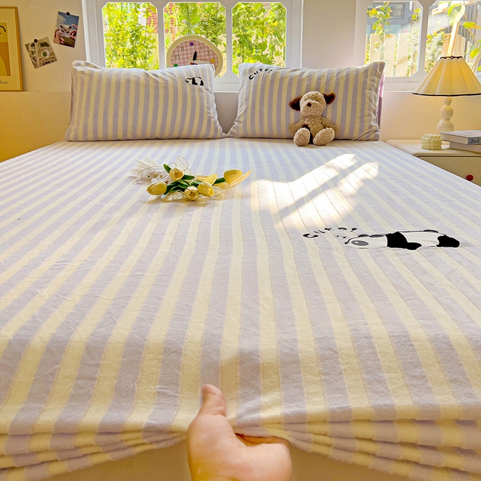 91家纺网 家纺一手货源 找家纺 繁花家居 2025新款经典条纹系列绣花牛奶绒单品床单床笠床单床笠单件 床笠-紫条熊猫