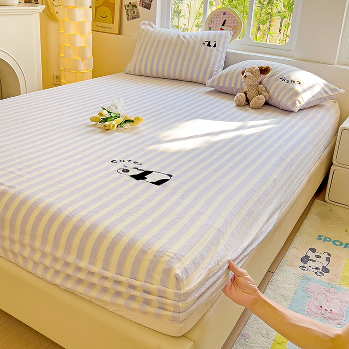 91家纺网 家纺一手货源 找家纺 繁花家居 2025新款经典条纹系列绣花牛奶绒单品床单床笠床单床笠单件 床笠-紫条熊猫