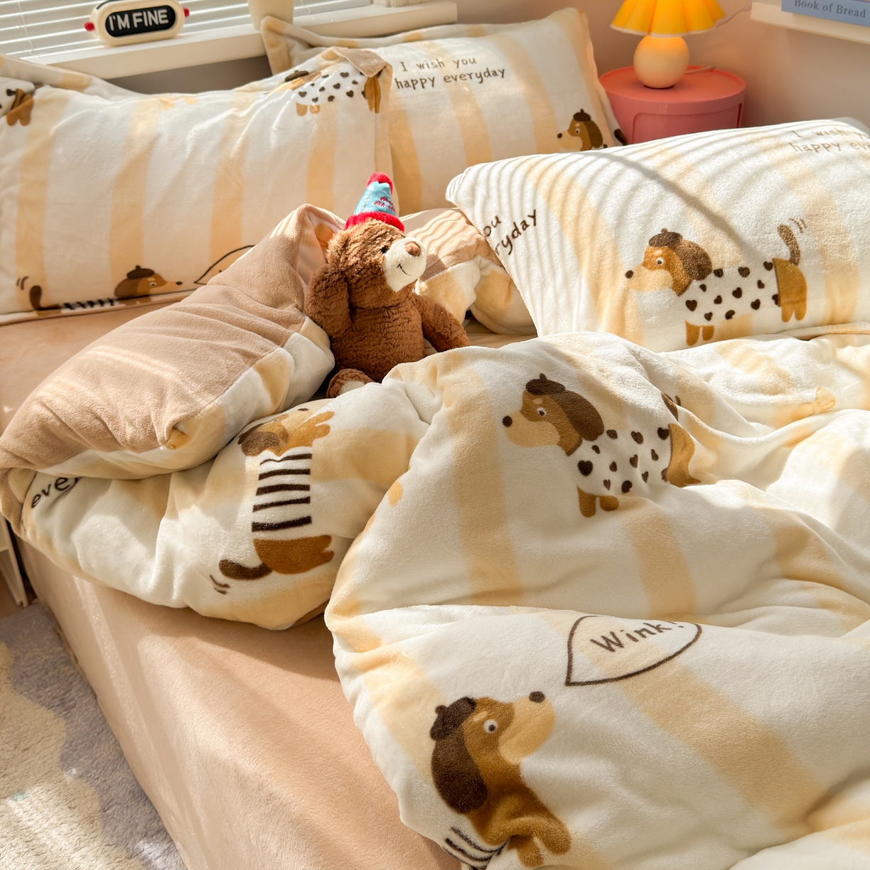 91家纺网 家纺一手货源 找家纺 铭宣 2025新款高克重牛奶绒印花保暖四件套床单床笠单被套款 腊肠狗