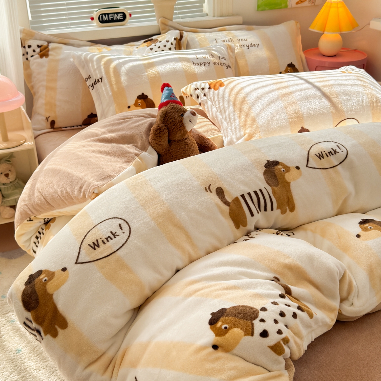 91家纺网 家纺一手货源 找家纺 铭宣 2025新款高克重牛奶绒印花保暖四件套床单床笠单被套款 腊肠狗