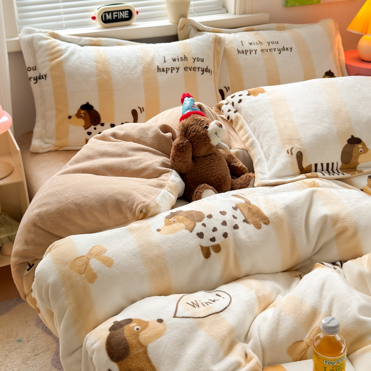 91家纺网 家纺一手货源 找家纺 铭宣 2025新款高克重牛奶绒印花保暖四件套床单床笠单被套款 腊肠狗