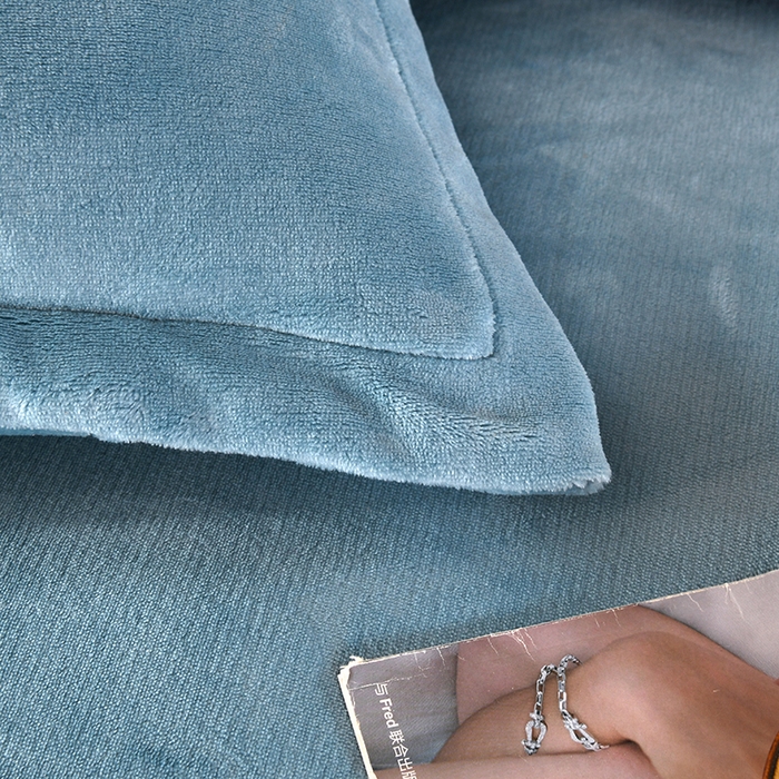 91家纺网 家纺一手货源 找家纺 栩裕纺织 2025新款牛奶绒刺绣单被套 孔雀蓝