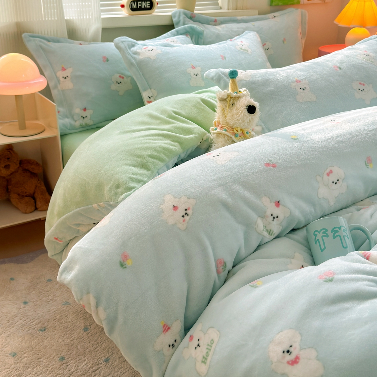 91家纺网 家纺一手货源 找家纺 铭宣 2025新款高克重牛奶绒印花保暖四件套床单床笠单被套款 蓝底小白狗