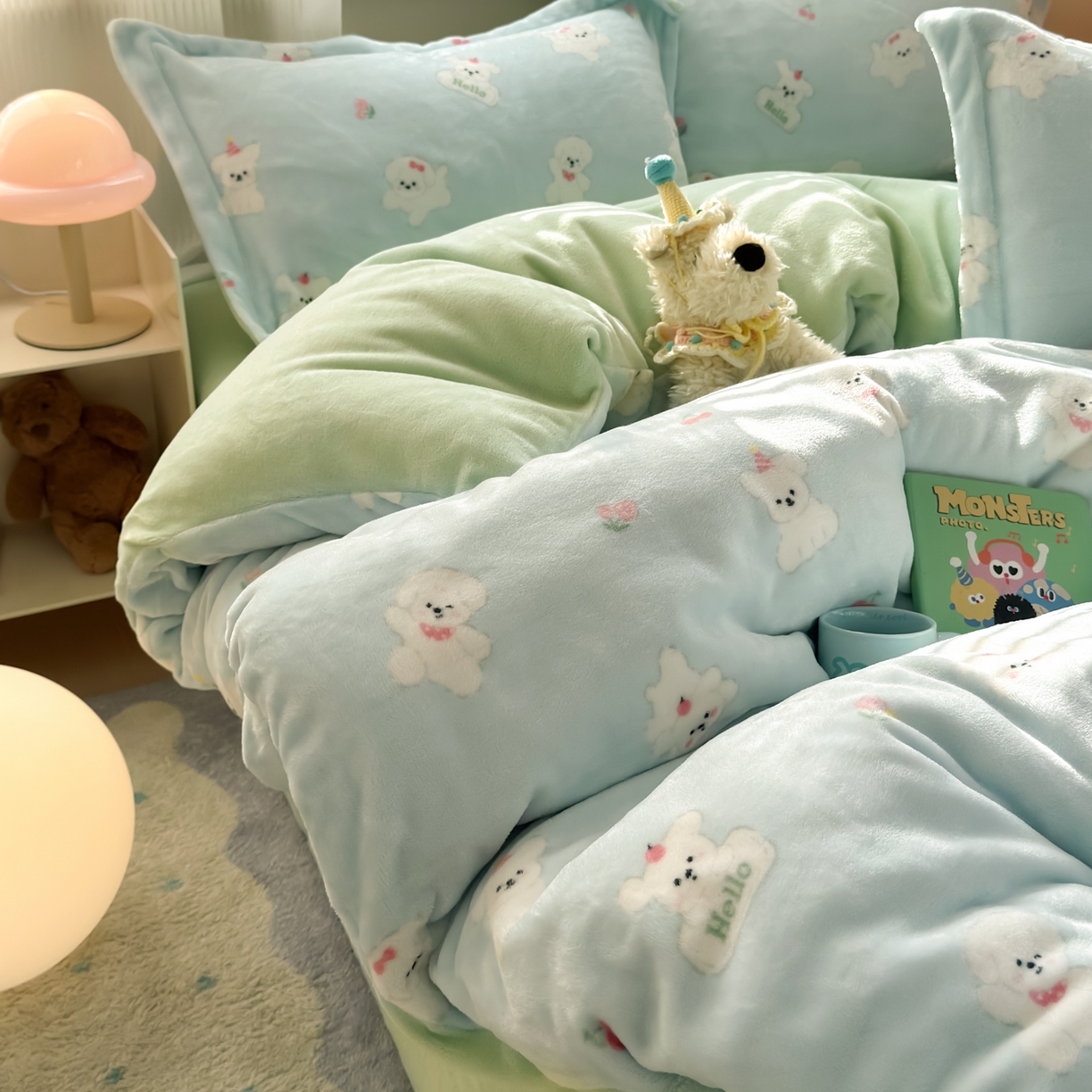 91家纺网 家纺一手货源 找家纺 铭宣 2025新款高克重牛奶绒印花保暖四件套床单床笠单被套款 蓝底小白狗