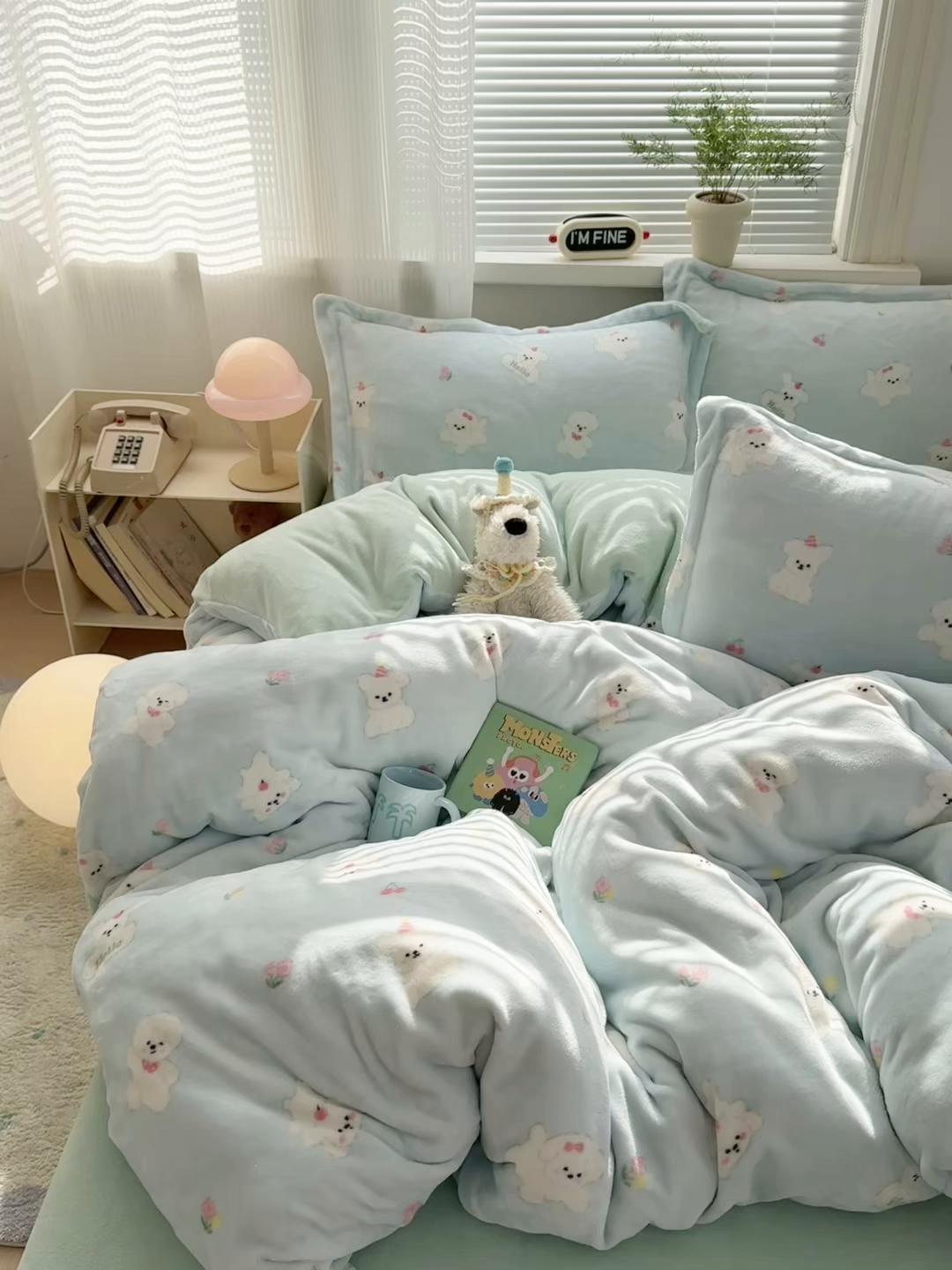 91家纺网 家纺一手货源 找家纺 铭宣 2025新款高克重牛奶绒印花保暖四件套床单床笠单被套款 蓝底小白狗