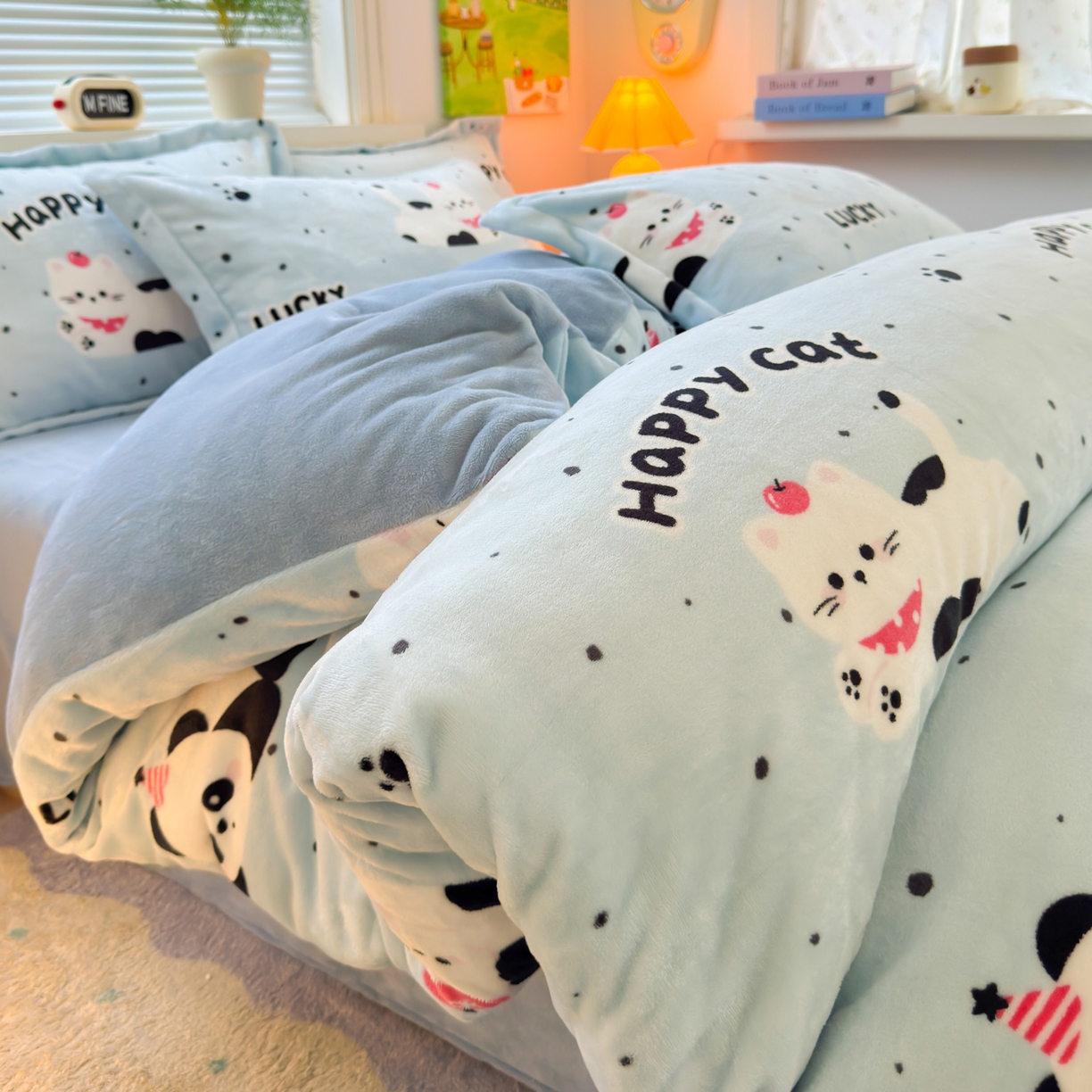 91家纺网 家纺一手货源 找家纺 铭宣 2025新款高克重牛奶绒印花保暖四件套床单床笠单被套款 蓝调熊猫