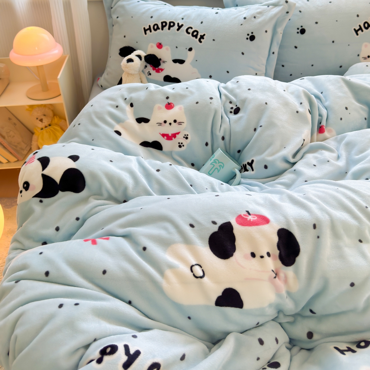 91家纺网 家纺一手货源 找家纺 铭宣 2025新款高克重牛奶绒印花保暖四件套床单床笠单被套款 蓝调熊猫