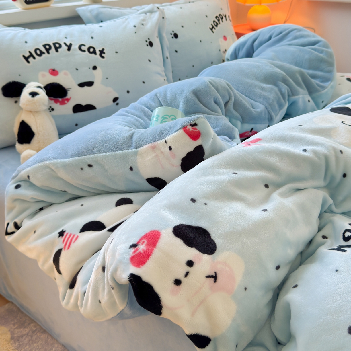 91家纺网 家纺一手货源 找家纺 铭宣 2025新款高克重牛奶绒印花保暖四件套床单床笠单被套款 蓝调熊猫