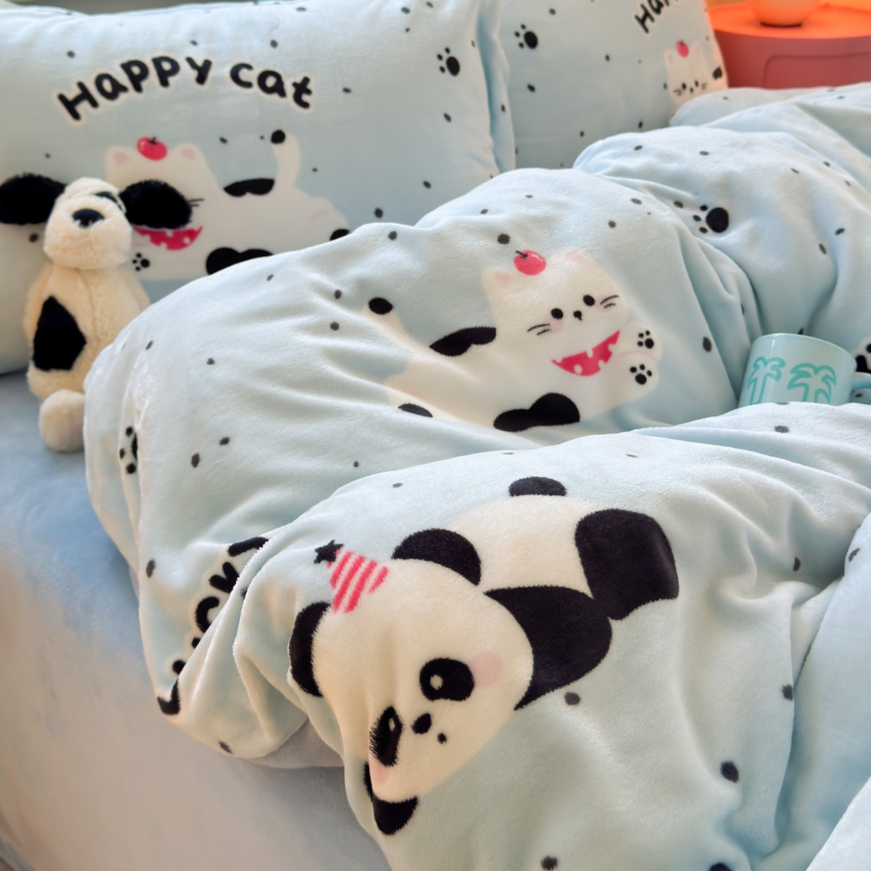 91家纺网 家纺一手货源 找家纺 铭宣 2025新款高克重牛奶绒印花保暖四件套床单床笠单被套款 蓝调熊猫