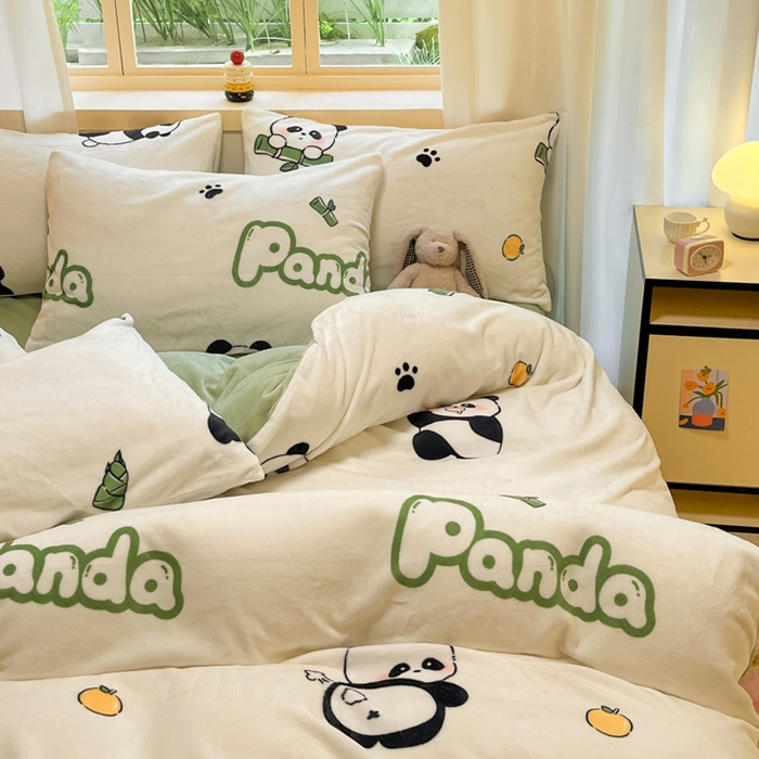 91家纺网 家纺一手货源 找家纺 铭宣 2025新款高克重牛奶绒印花保暖四件套床单床笠单被套款 萌仔熊猫