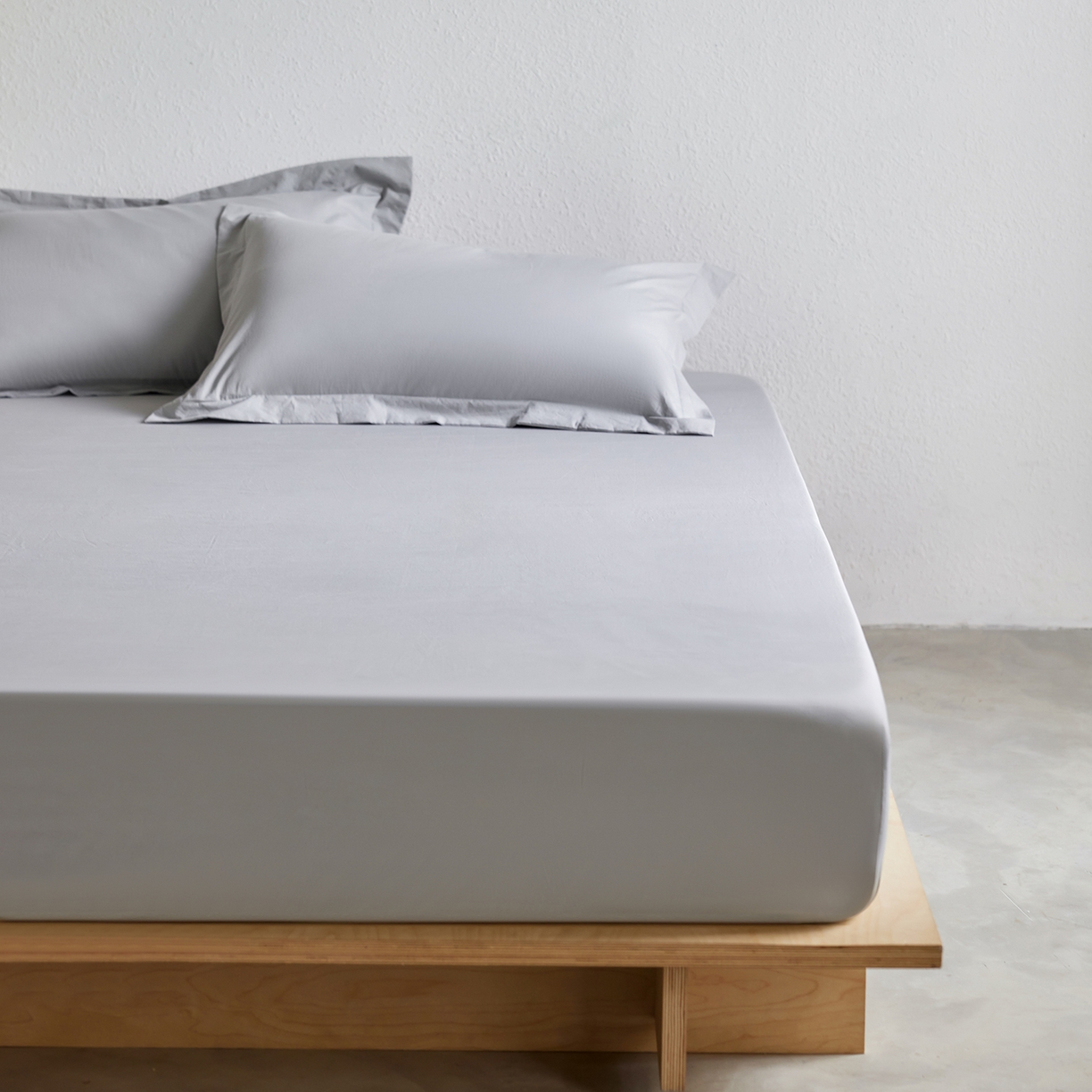 91家纺网 家纺一手货源 找家纺 轩和家居 2025新款70S砂洗长绒棉单床笠 松烟