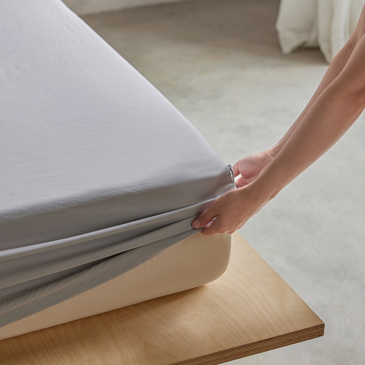 91家纺网 家纺一手货源 找家纺 轩和家居 2025新款70S砂洗长绒棉单床笠 松烟