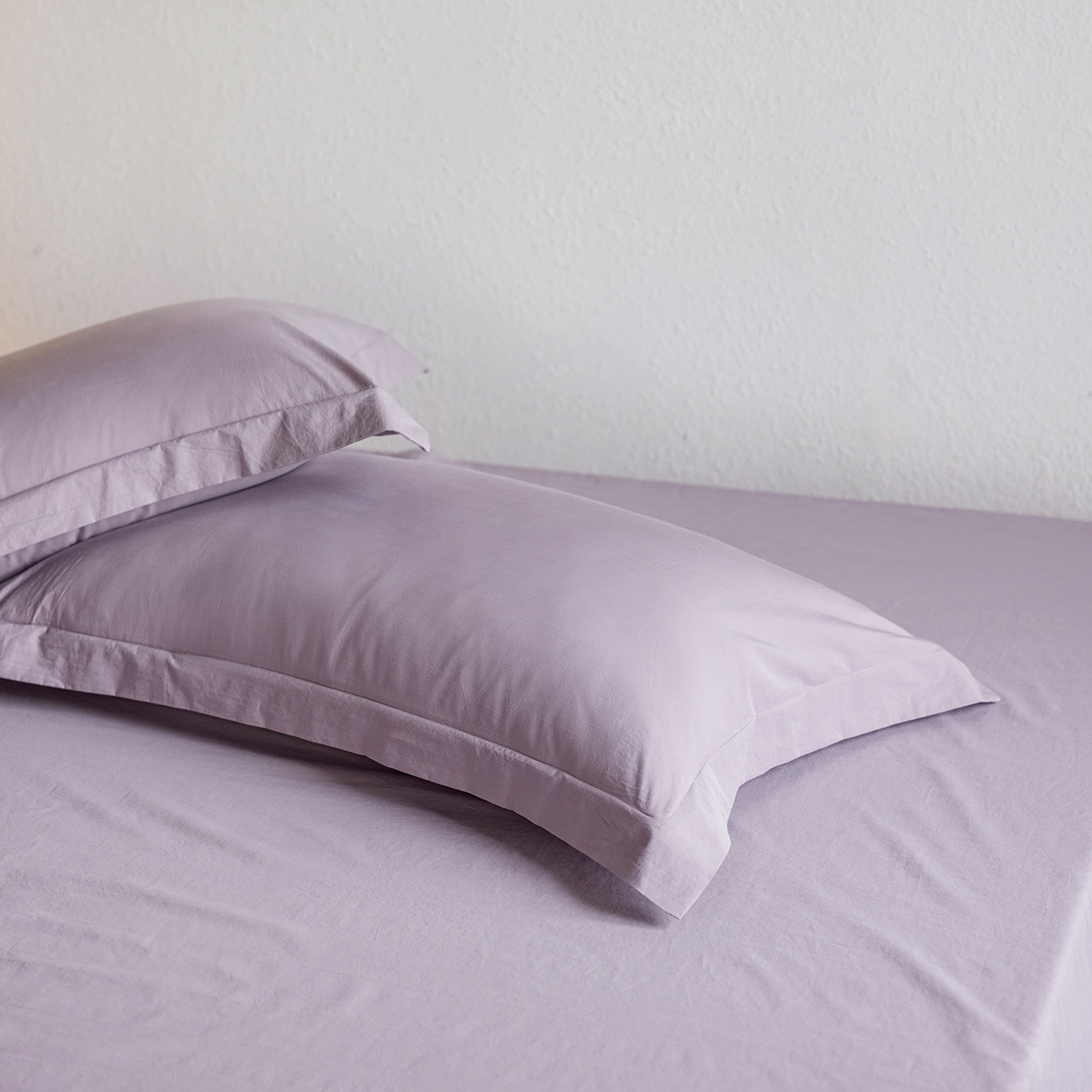 91家纺网 家纺一手货源 找家纺 轩和家居 2025新款70S砂洗长绒棉枕套 烟凝