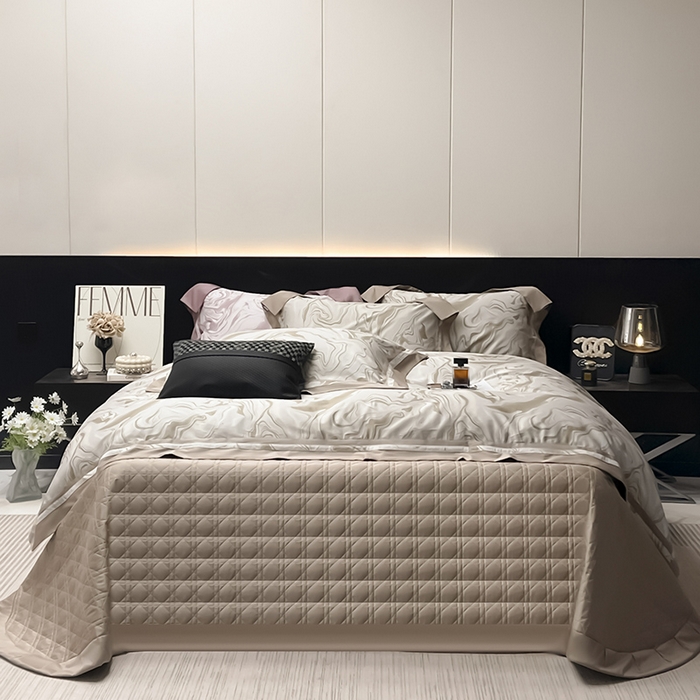 91家纺网 家纺一手货源 找家纺 2025新款高端A类长绒棉夹棉床盖床笠四件套全棉纯棉纯色绗绣四季款保护罩高级感床上用品 时漫-莉诺咖