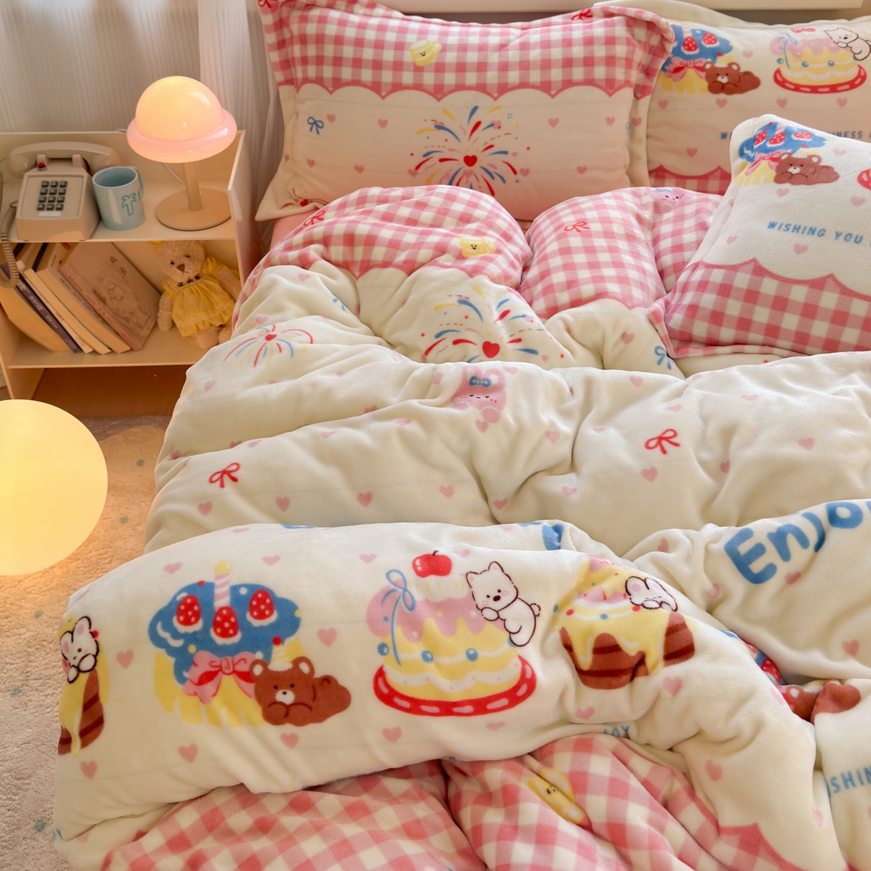 91家纺网 家纺一手货源 找家纺 铭宣 2025新款高克重牛奶绒印花保暖四件套床单床笠单被套款 生日派对