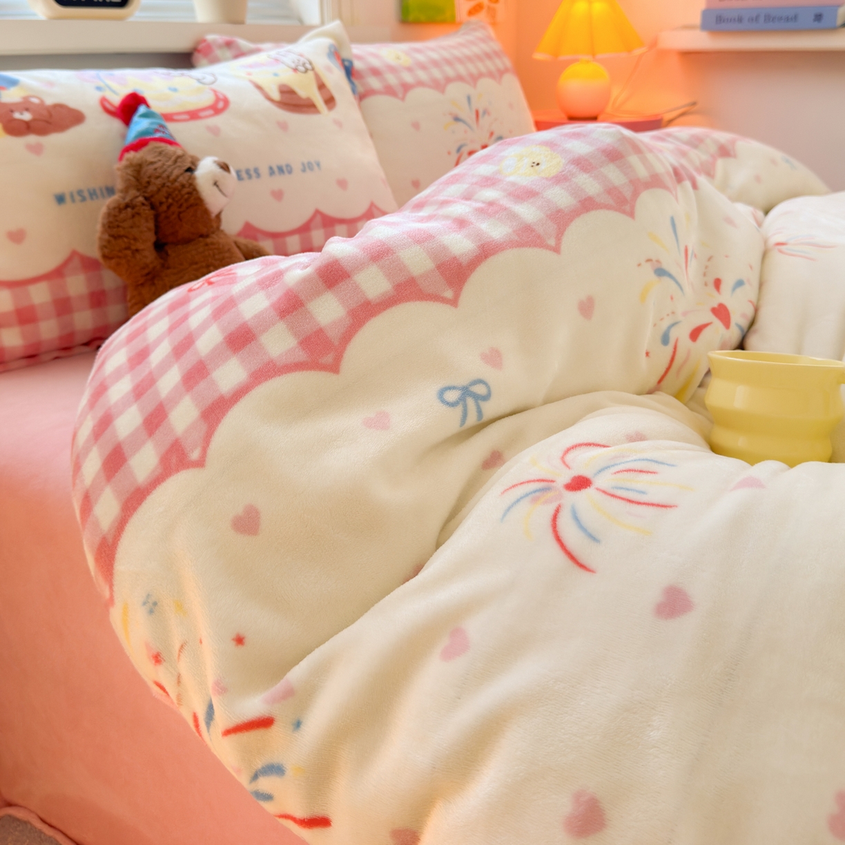 91家纺网 家纺一手货源 找家纺 铭宣 2025新款高克重牛奶绒印花保暖四件套床单床笠单被套款 生日派对