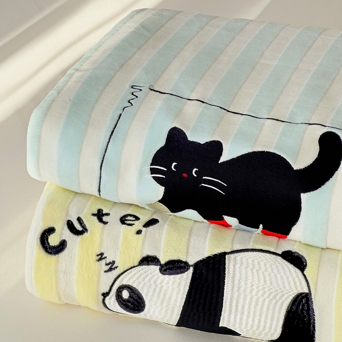 91家纺网 家纺一手货源 找家纺 繁花家居 2025新款经典条纹系列绣花牛奶绒单品床单床笠床单床笠单件 组合图仅做展示不可下单