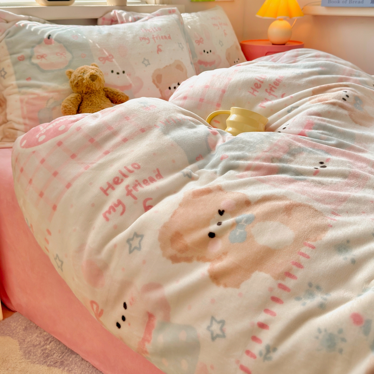 91家纺网 家纺一手货源 找家纺 铭宣 2025新款高克重牛奶绒印花保暖四件套床单床笠单被套款 甜心宝贝