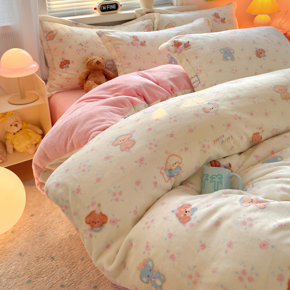 91家纺网 家纺一手货源 找家纺 铭宣 2025新款高克重牛奶绒印花保暖四件套床单床笠单被套款 甜樱萌宠