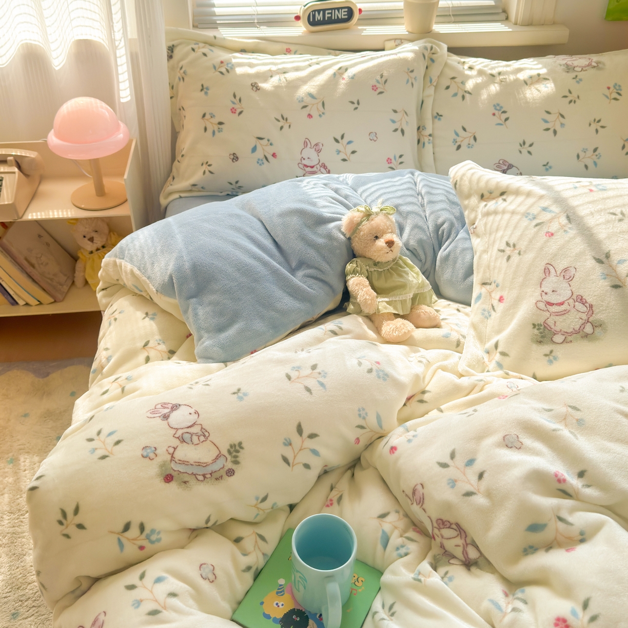 91家纺网 家纺一手货源 找家纺 铭宣 2025新款高克重牛奶绒印花保暖四件套床单床笠单被套款 童话小兔