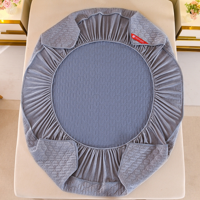 91家纺网 家纺一手货源 找家纺 栩裕纺织 2025新款亲肤绒夹棉保暖床笠 浅蓝