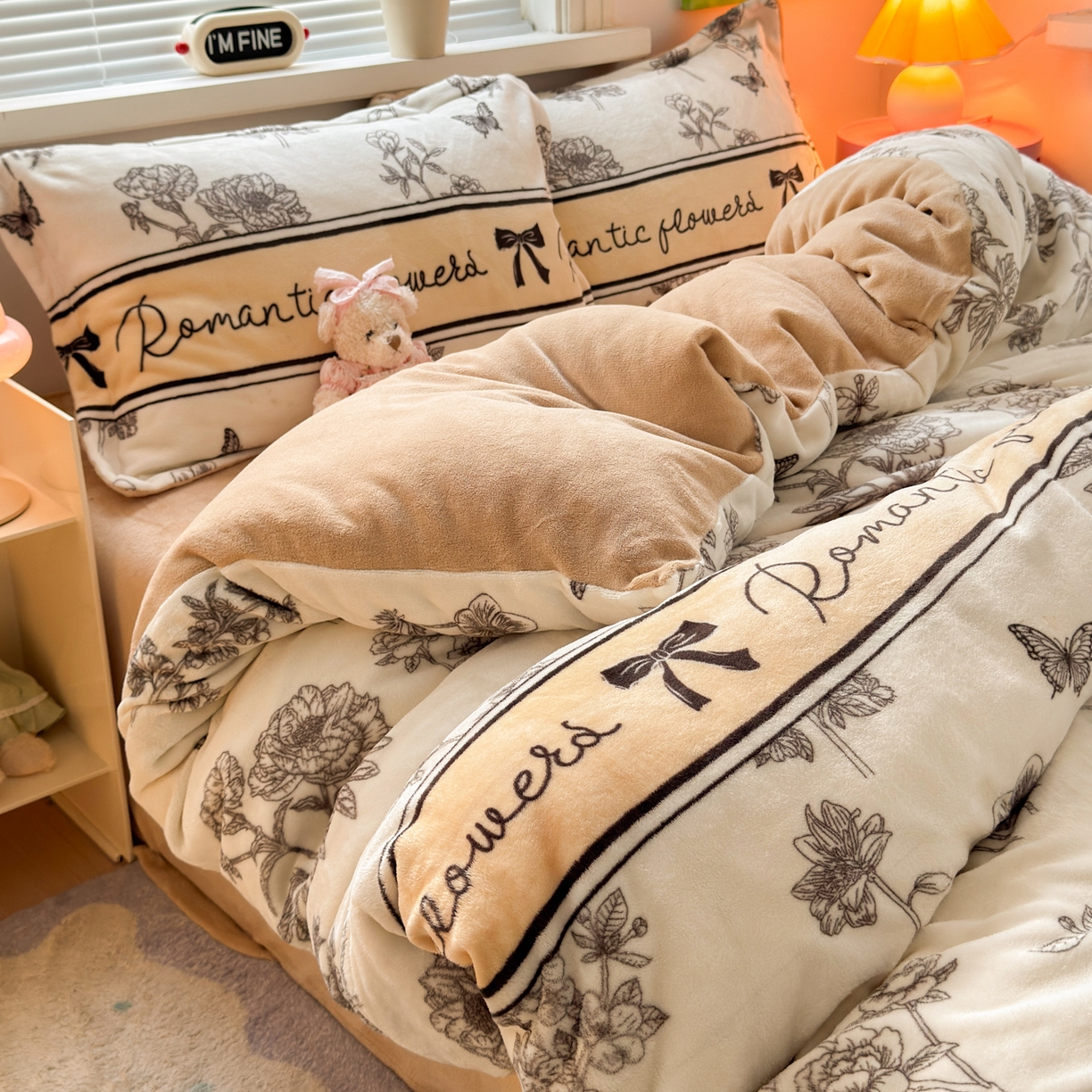 91家纺网 家纺一手货源 找家纺 铭宣 2025新款高克重牛奶绒印花保暖四件套床单床笠单被套款 一帘幽梦