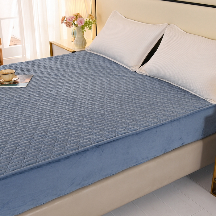 91家纺网 家纺一手货源 找家纺 栩裕纺织 2025新款亲肤绒夹棉保暖床笠 深蓝